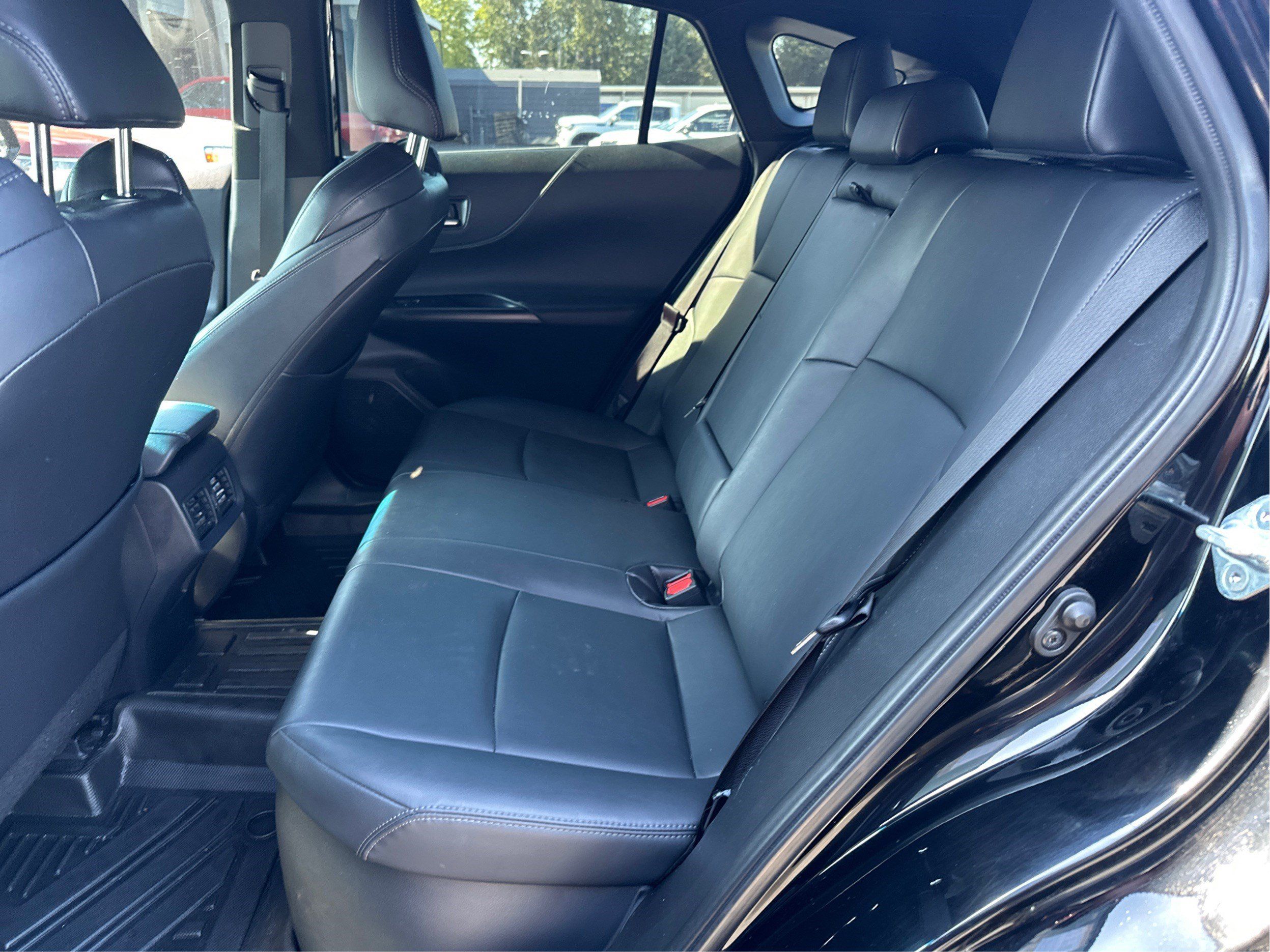 Used 2023 Toyota Venza XLE AWD/4WD image 10