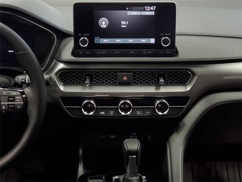 New 2025 Acura Integra image 17