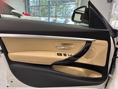 Used 2018 BMW 330i Gran Turismo xDrive image 16