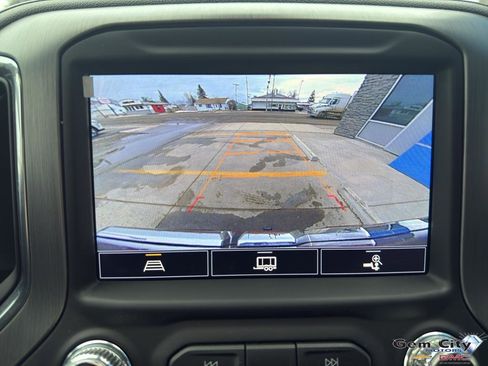 Used 2022 GMC Sierra 1500 Denali w/ Denali Premium Package image 18