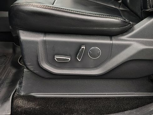 Used 2017 Ford F150 Lariat image 28