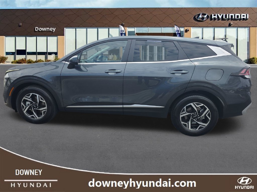 Used 2025 Kia Sportage LX FWD image 2