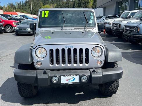 Used 2017 Jeep Wrangler Unlimited Sport w/ Max Tow Package AWD/4WD image 5