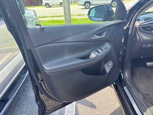 Used 2023 Buick Encore GX Select w/ Sport Touring Package FWD image 9