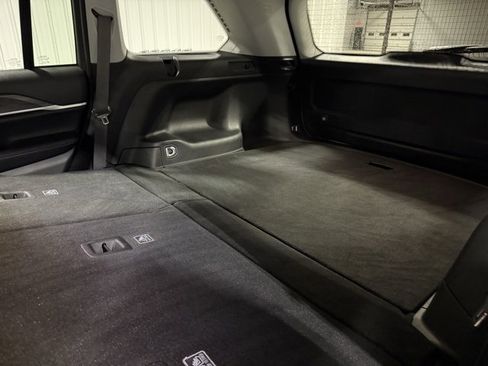 Used 2023 Jeep Grand Cherokee Limited image 31