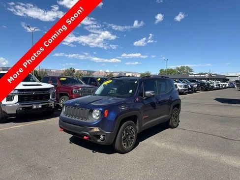 Used 2016 Jeep Renegade Trailhawk AWD/4WD image 3