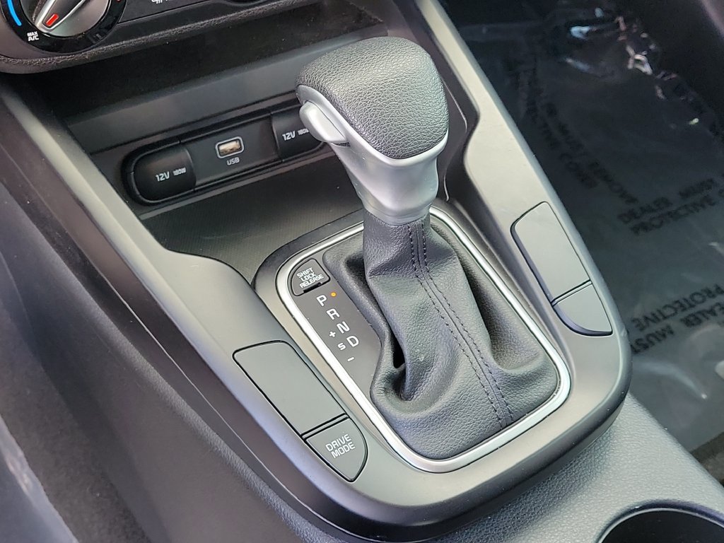 Used 2025 Kia Soul LX w/ LX Technology Package FWD image 24