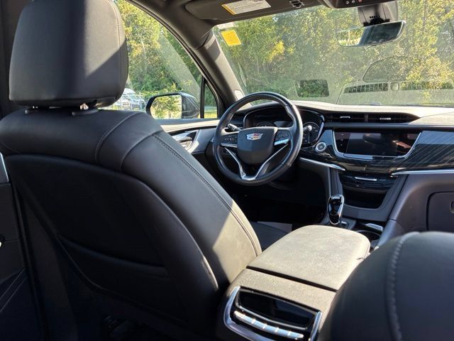 Used 2023 Cadillac XT6 Premium Luxury w/ Technology Package FWD image 27
