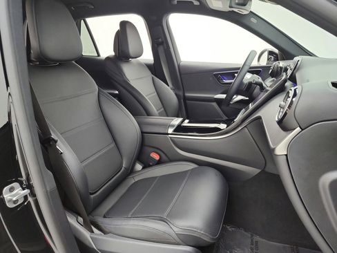 Used 2025 Mercedes-Benz GLC 350e 4MATIC image 19