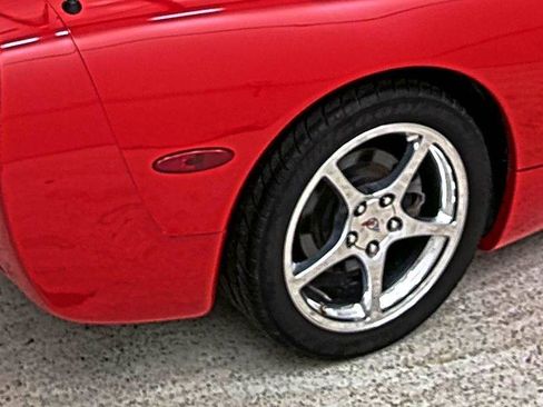 Used 2003 Chevrolet Corvette Base w/ Preferred Equipment Group1 image 12