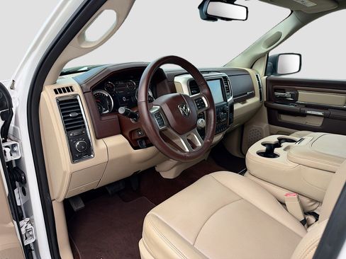 Used 2017 RAM 1500 Laramie image 26