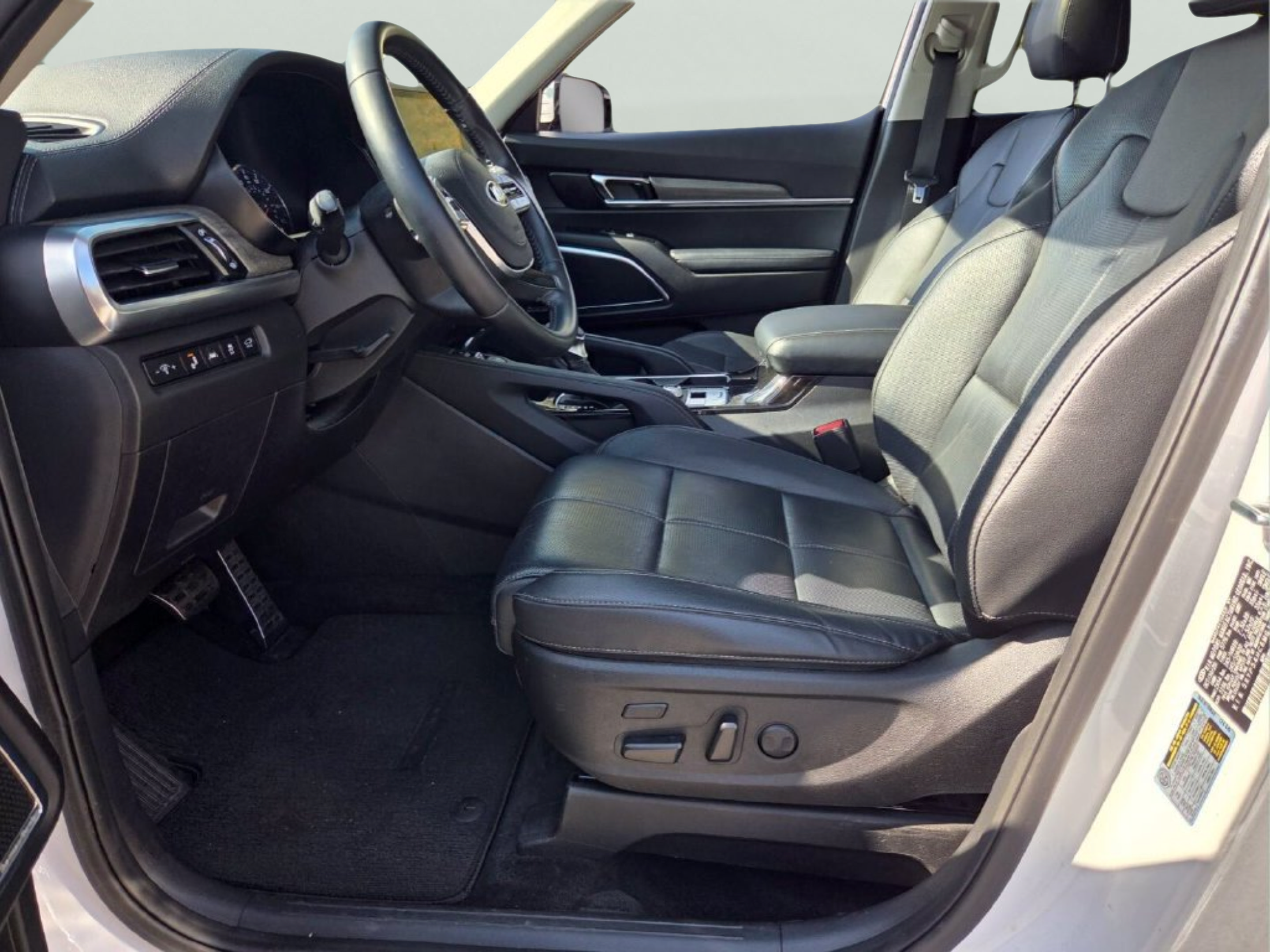Used 2021 Kia Telluride SX w/ Towing Package FWD image 9