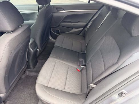 Used 2019 Hyundai Elantra SE w/ Cargo Package FWD image 13
