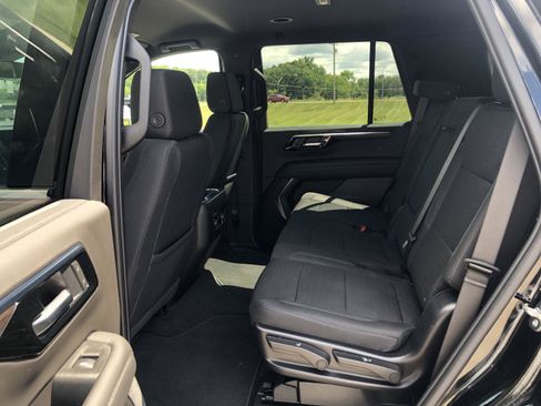 Used 2025 Chevrolet Tahoe LS AWD/4WD image 13