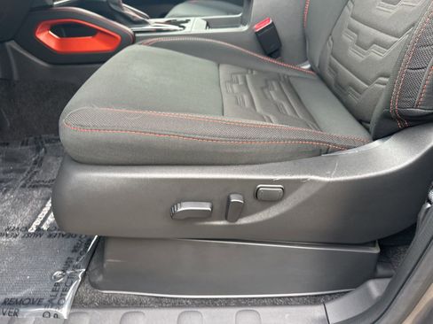 Used 2025 Nissan Frontier PRO-4X image 11