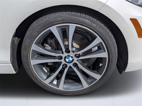 Used 2019 BMW 230i Convertible w/ Convenience Package image 10