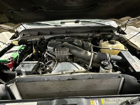 Used 2014 Ford F250 Lariat w/ Chrome Package image 28