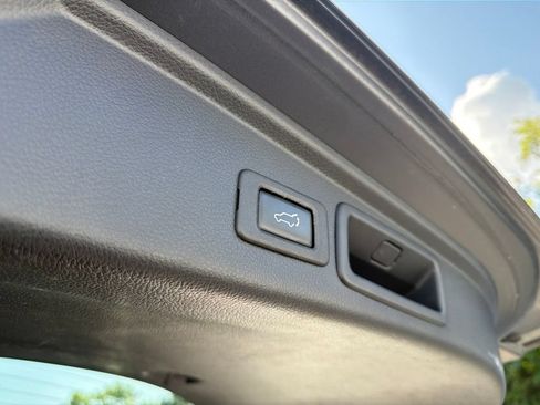 Used 2018 Subaru Forester 2.5i Premium AWD/4WD image 22