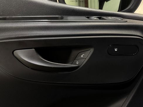 Used 2022 Mercedes-Benz Sprinter 2500 image 8