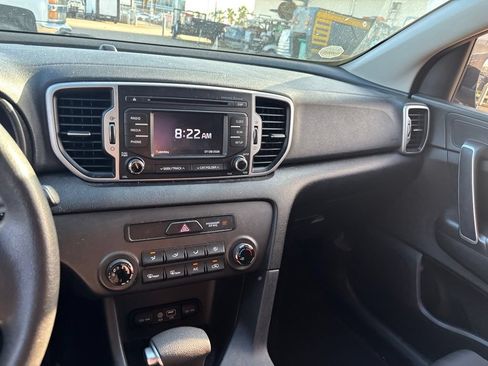 Used 2017 Kia Sportage LX AWD/4WD image 12
