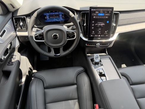 New 2026 Volvo XC90 T8 Ultra w/ Lounge Package AWD/4WD image 13