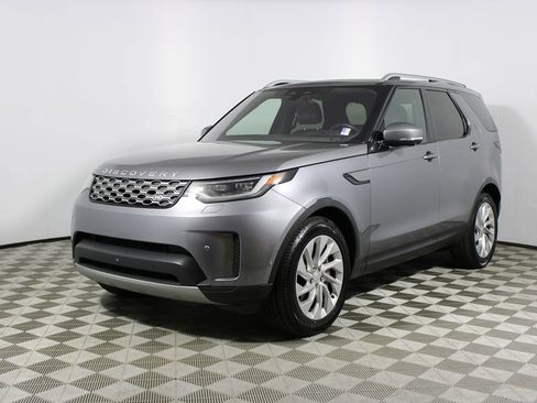 Used 2022 Land Rover Discovery S image 3