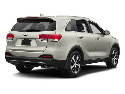 Used 2016 Kia Sorento EX w/ EX Premium Package FWD image 2