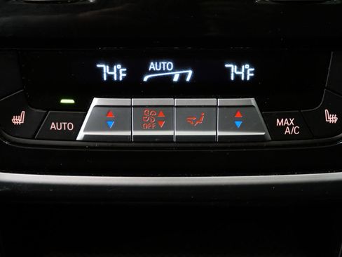Used 2021 BMW X7 xDrive40i w/ Cold Weather Package AWD/4WD image 27