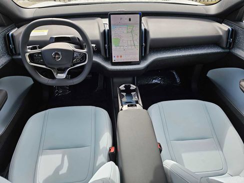 New 2025 Volvo EX30 Ultra w/ Protection Package Premier image 19