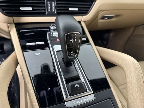 Certified 2023 Porsche Cayenne AWD/4WD image 33