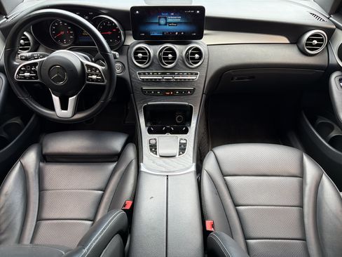 Used 2020 Mercedes-Benz GLC 300 4MATIC image 3