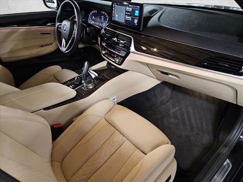 Certified 2023 BMW 530i w/ Premium Package RWD image 21