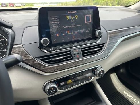 Used 2019 Nissan Altima 2.5 Platinum FWD image 7