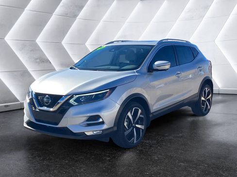 Used 2022 Nissan Rogue Sport SL w/ Premium Package image 3
