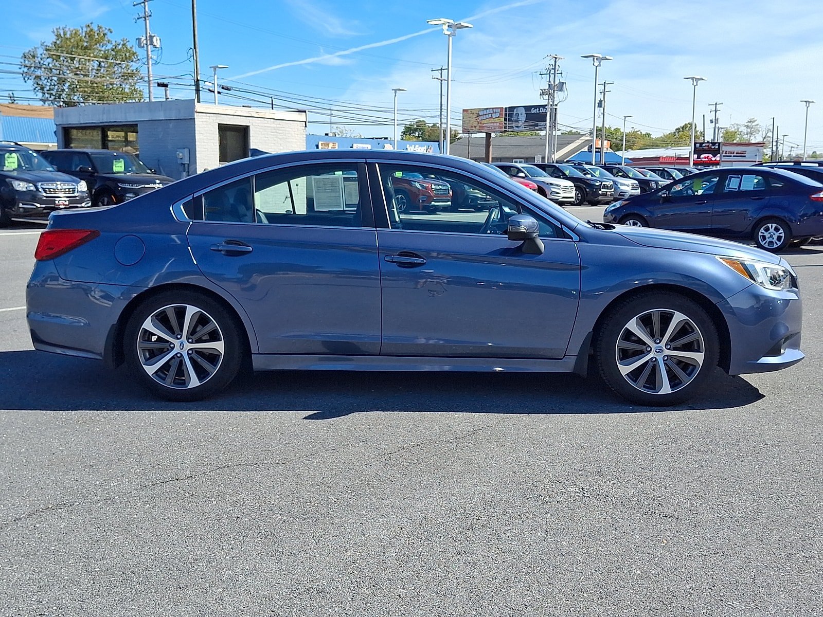 Used 2017 Subaru Legacy 2.5i Limited AWD/4WD image 4