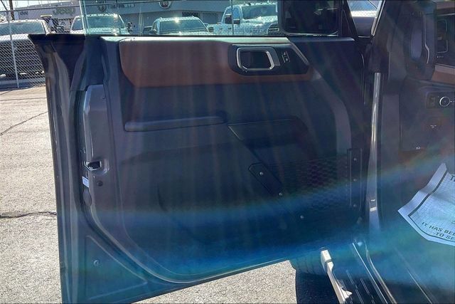 Used 2024 Ford Bronco Outer Banks AWD/4WD image 18