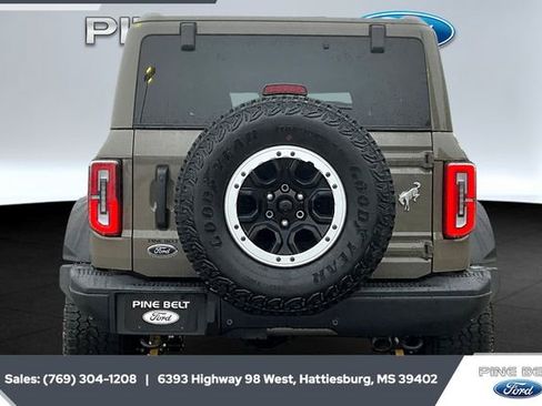 New 2025 Ford Bronco Badlands image 3