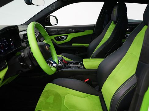 Used 2022 Lamborghini Urus image 17