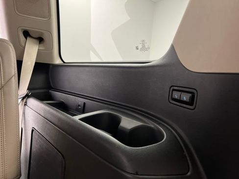 Used 2024 Ford Expedition Limited image 37