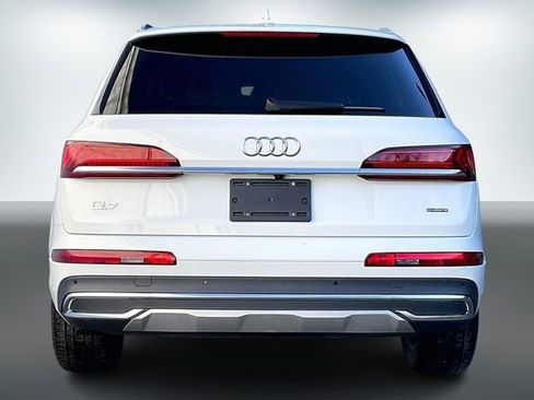Certified 2023 Audi Q7 2.0T Premium w/ Convenience Package image 4