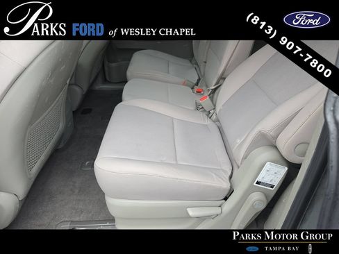 Used 2021 Kia Sedona LX FWD image 15