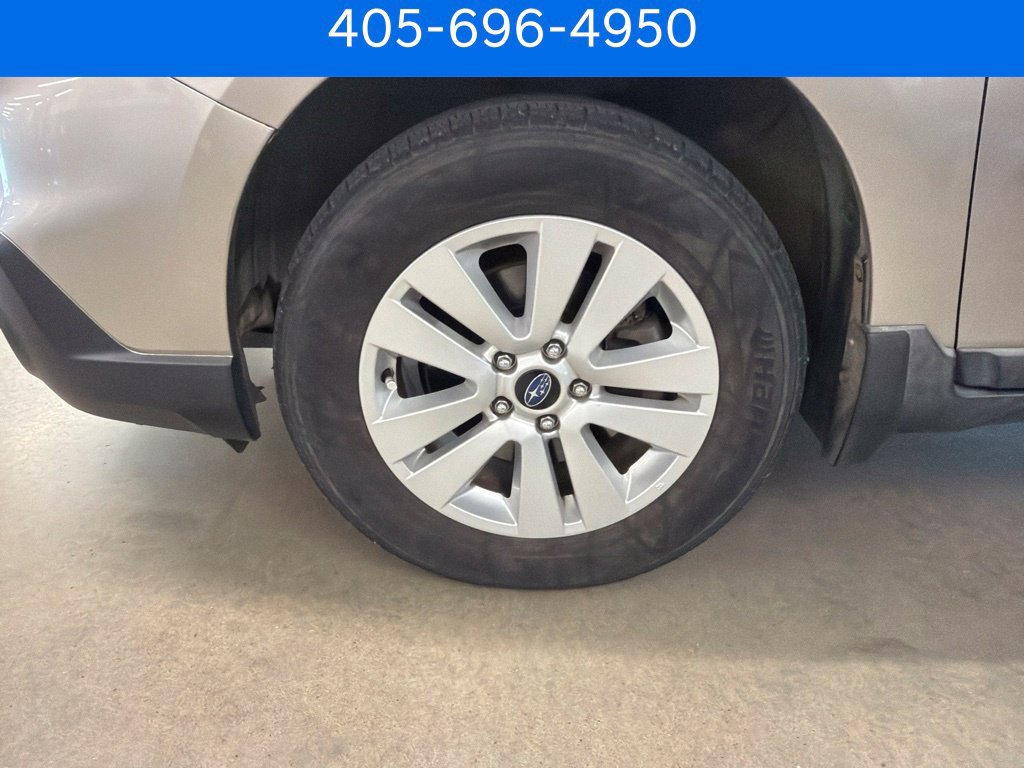 Used 2017 Subaru Outback 2.5i Premium AWD/4WD image 3
