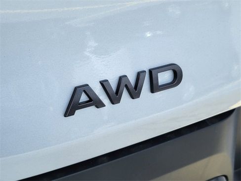 New 2025 Nissan Murano SV image 10