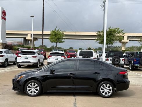 Used 2026 Toyota Corolla LE image 7