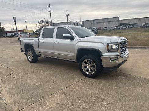 Used 2018 GMC Sierra 1500 SLT image 24