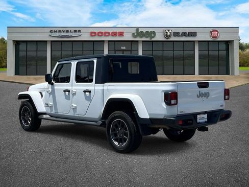 Used 2021 Jeep Gladiator Overland w/ Trailer Tow Package AWD/4WD image 6