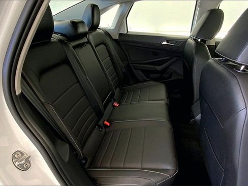 Used 2023 Volkswagen Jetta SE w/ Panoramic Sunroof Package image 27