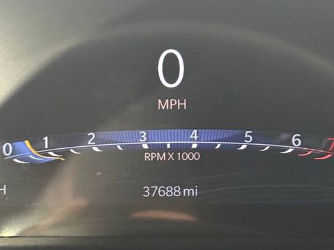 Used 2025 Jeep Grand Cherokee Altitude image 12