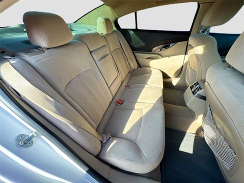 Used 2013 Buick LaCrosse image 23