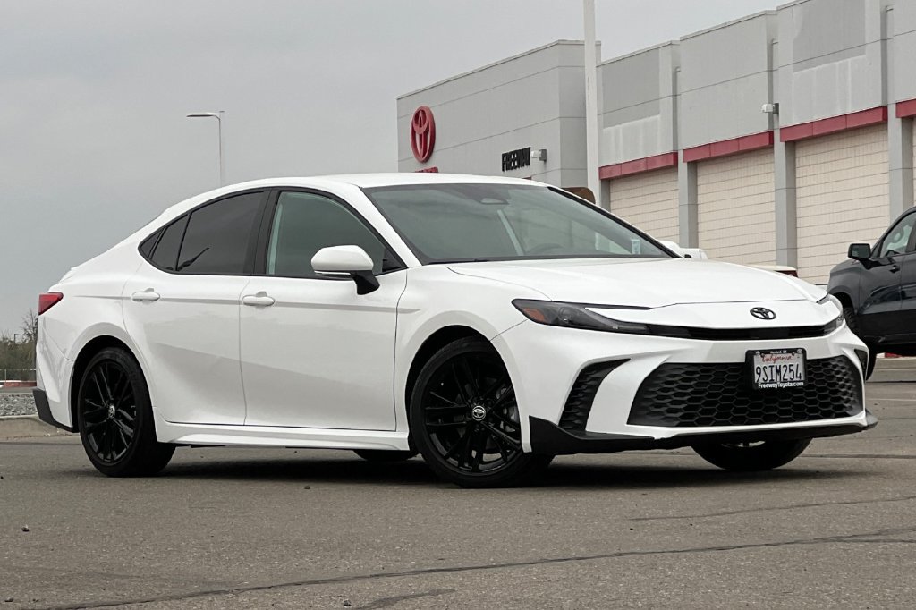 Certified 2025 Toyota Camry SE w/ Convenience Package FWD image 2